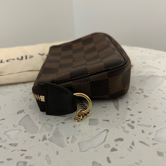 Louis Vuitton Damier Ebene mini pochette - Picture 2 of 14